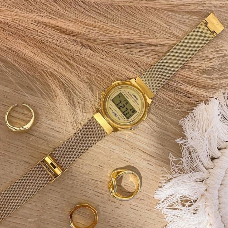 Reloj Casio dorado mujer